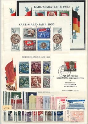 **/*/gestempelt - Reichh. Partie DDR, - Briefmarken und Ansichtskarten