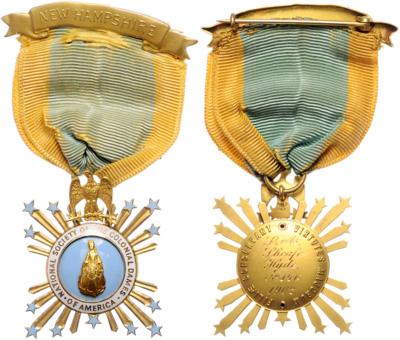 Badge der National Society of the Colonial Dames of America, - Orden und Auszeichnungen
